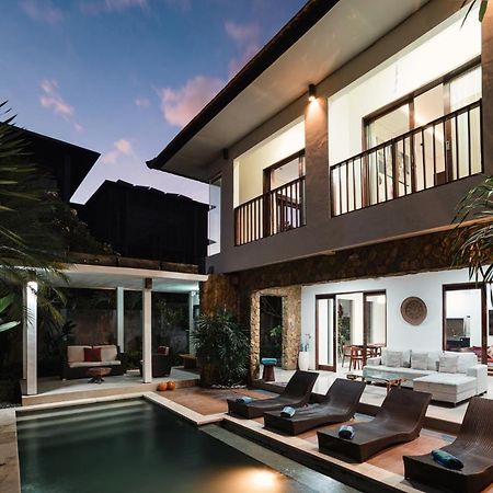 Villa C31 Seminyak Buitenkant foto